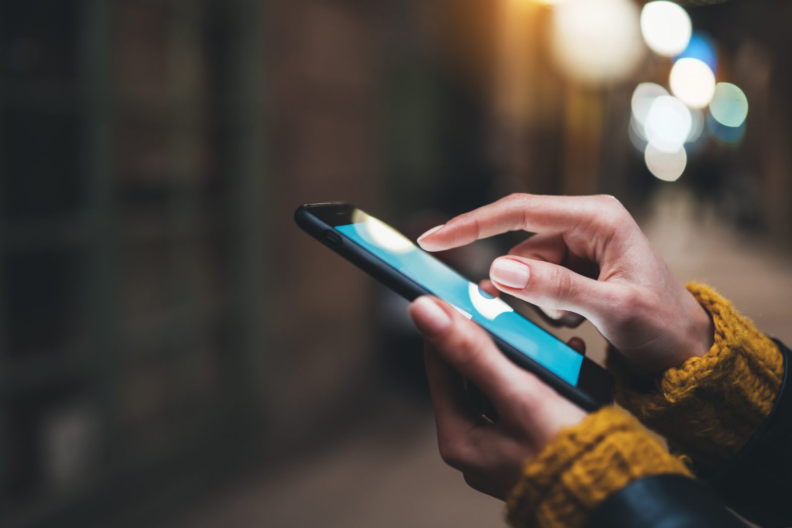 Can Text Messages Be Used as Evidence in an Illinois Divorce?